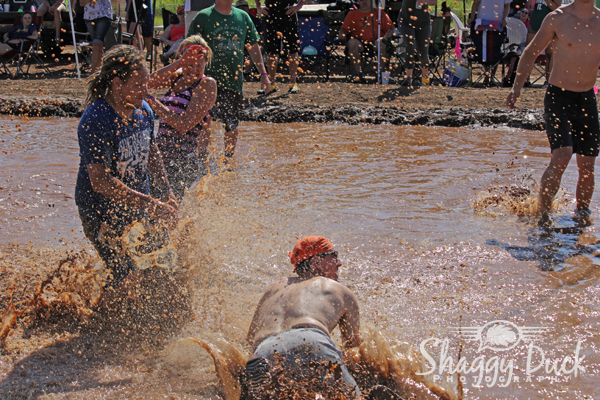 mud-volleyball-splash